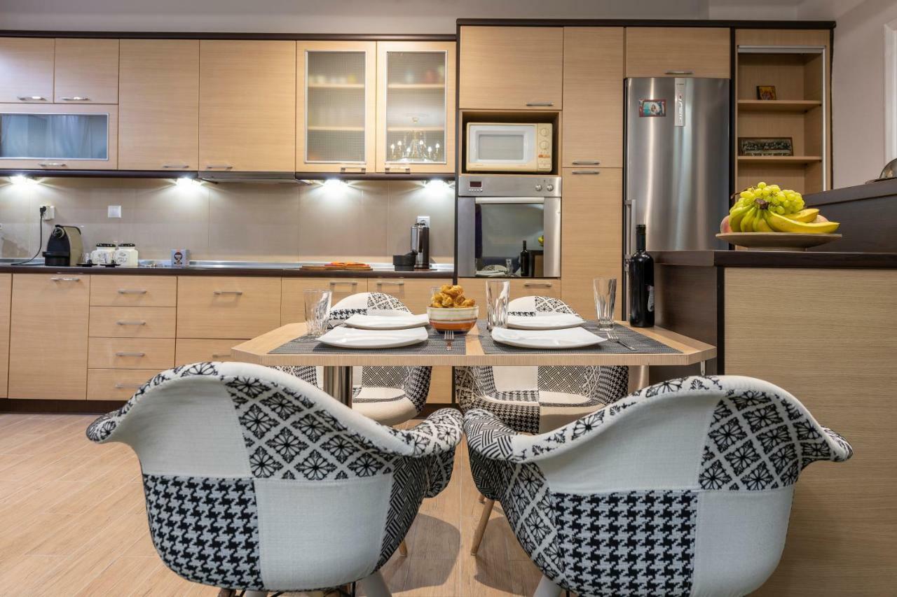 Apartment Port Marouso *